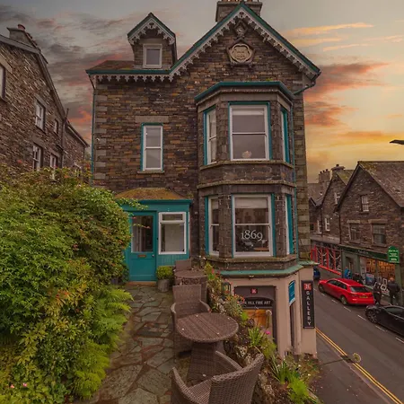 1869 בית הארחה 4*