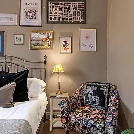 1869 4* Ambleside